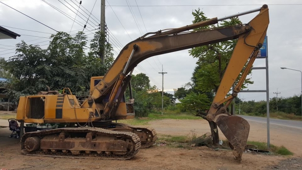 ขายรถขุดแบ็คโค PC200-5 เครื่อง6BGเทอร์โบว์ เครื่องแน่นปั๊มแรง สภาพพร้อมลงงาน