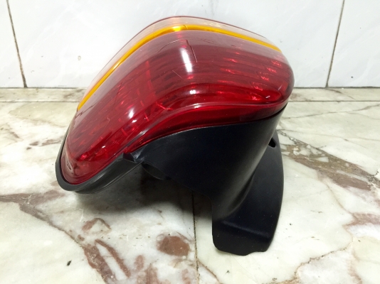 ขายไฟท้าย FORD ESCAPE 3.0 XLT ปี 03 ข้างขวาของแท้ศูนย์ ขายไฟท้าย FORD ESCAPE 3.0 XLT ปี 03 ข้างขวาของแท้ศูนย์