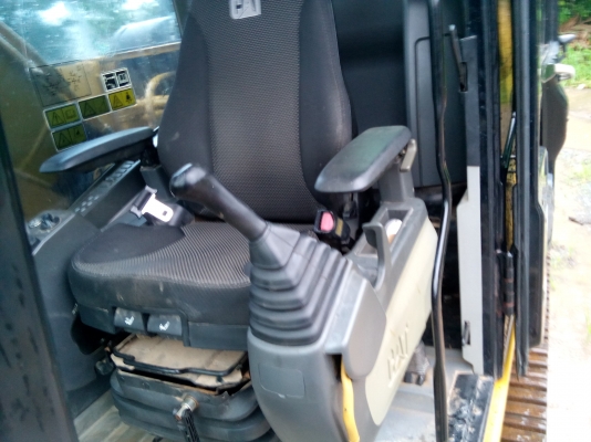 ขายรถขุด CAT 320 D สภาพเหมือนรถใหม่ พร้อมใช้งาน เล่มพร้อมโอน