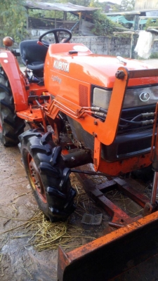 รถไถ 34 แรง    ( เอกสารอินวอย  )  อุปกร 3 ชิ้น   ผานหน้ +ผานหลัง + โรตาลี   พร้อมใช้ราคาเบา ฯฯฯ  145,000  บาท   วันทูคอล 0986683479 dtac 0991751349 สิทธิ์ คับ