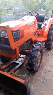 รถไถ 34 แรง    ( เอกสารอินวอย  )  อุปกร 3 ชิ้น   ผานหน้ +ผานหลัง + โรตาลี   พร้อมใช้ราคาเบา ฯฯฯ  145,000  บาท   วันทูคอล 0986683479 dtac 0991751349 สิทธิ์ คับ