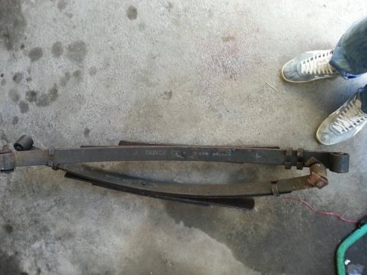 ขายแหนบรถกระบะNISSAN มี 2 อัน ราคา 3000 บาท โทร 0920976322