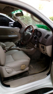 ขายFORTUNER 4X4ปี05 สภาพพร้อมใช้