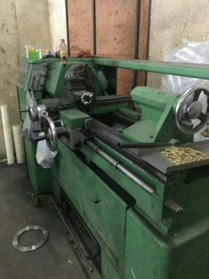 ขายเครื่องกลึง6ฟุตรางเป็นแบบบอลสกรูระบบไฮโดรลิคญี่ปุ่นเครื่องราคากันเองเหมาะแก่งานพาส