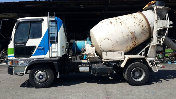 ขายรถโม่ปูน 6ล้อยี่ห้อ  HINO  เครื่อง H07D 6สูบ 19.5  แรงม้ารถประกอบเก่านอก ยังไมเคยใช้งานในไทย  ไม่มีทะเบียน ขายราถูก 590,000 บาท สนใจ  ติดต่อด่วน////081-8833166