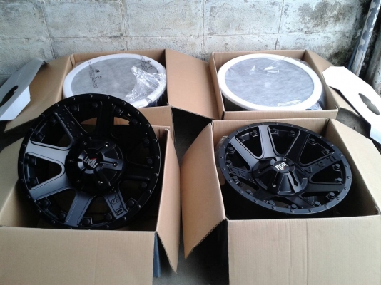 ล้อใหม่ขอบ18นิ้ว6รู ชุดนี้ ลดราคาเหลือ 15500 บาท