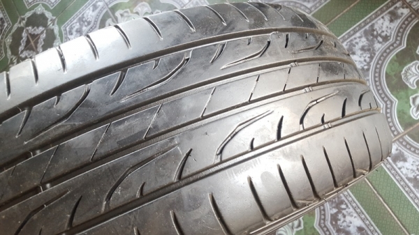 ขายล้อTOYOTA Altis 16 ยางปี15 4 ล้อ