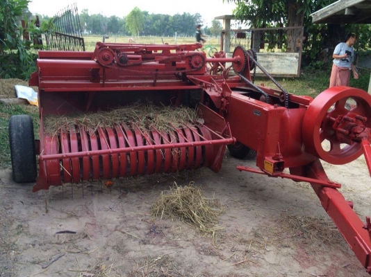 ขายเครื่องอัดฟาง แมสซี่124 ป้ายเหลืองแท้ พร้อมใช้