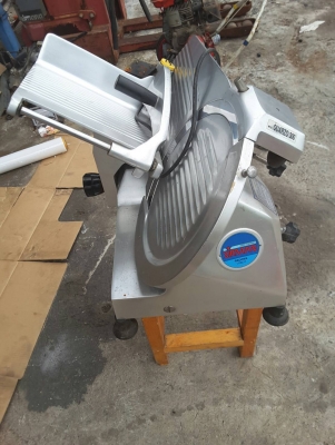 ขายเครื่องสไตล์เนื้อสัตว์ต่างๆได้หนาบางตามความต้องการใช้ง่ายสะดวกสบายของอิตาลีมีให้เลือกสองขนาดครับพร้อมใช้ราคา12000 และ 14000ครับ