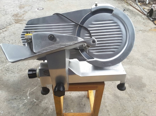 ขายเครื่องสไตล์เนื้อสัตว์ต่างๆได้หนาบางตามความต้องการใช้ง่ายสะดวกสบายของอิตาลีมีให้เลือกสองขนาดครับพร้อมใช้ราคา12000 และ 14000ครับ