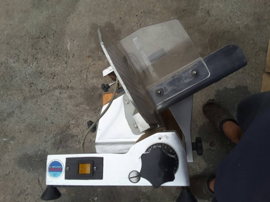 ขายเครื่องสไตล์เนื้อสัตว์ต่างๆได้หนาบางตามความต้องการใช้ง่ายสะดวกสบายของอิตาลีมีให้เลือกสองขนาดครับพร้อมใช้ราคา12000 และ 14000ครับ