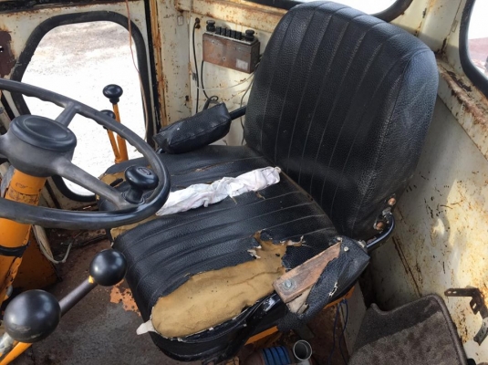 ขายรถตัก Komatsu 510 รถนอกนำเข้าจากญี่ปุ่น 100\% สภาพสวย พร้อมใช้งาน สนใจติดต่อ 081-948-5494