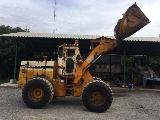 ขายรถตัก Komatsu 510 รถนอกนำเข้าจากญี่ปุ่น 100\% สภาพสวย พร้อมใช้งาน สนใจติดต่อ 081-948-5494