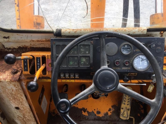 ขายรถตัก Komatsu 510 รถนอกนำเข้าจากญี่ปุ่น 100\% สภาพสวย พร้อมใช้งาน สนใจติดต่อ 081-948-5494