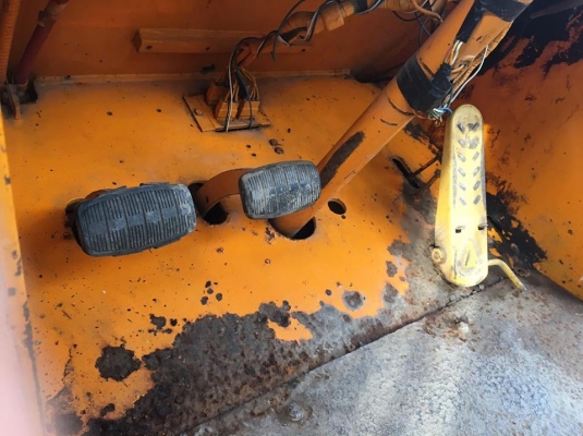 ขายรถตัก Komatsu 510 รถนอกนำเข้าจากญี่ปุ่น 100\% สภาพสวย พร้อมใช้งาน สนใจติดต่อ 081-948-5494