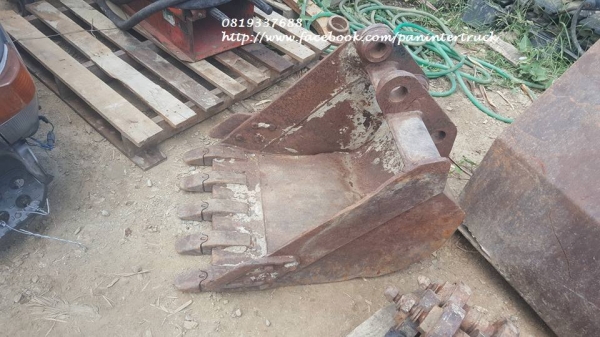 FROM JAPAN BUCKET บุ๊งกี๋สำหรับรถขุดไซค์ 40,45,50,55 สลัก 45 มิล/ แบบมีปีกข้าง /5 ฟัน/ ราคาเพียง 9,000 บาท