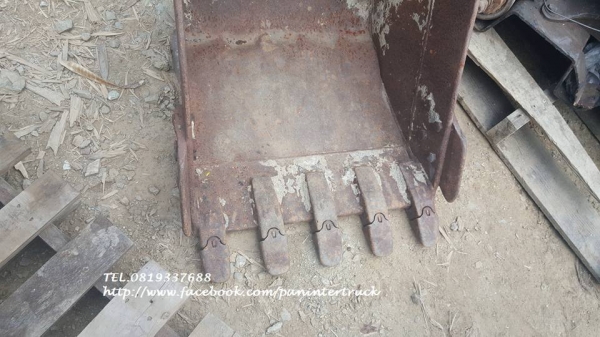 FROM JAPAN BUCKET บุ๊งกี๋สำหรับรถขุดไซค์ 40,45,50,55 สลัก 45 มิล/ แบบมีปีกข้าง /5 ฟัน/ ราคาเพียง 9,000 บาท