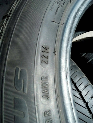 215/55R17 GOODYEAR DURAPLUS ปี14 ชุด 4 เส้น tel. 081-427-3941
