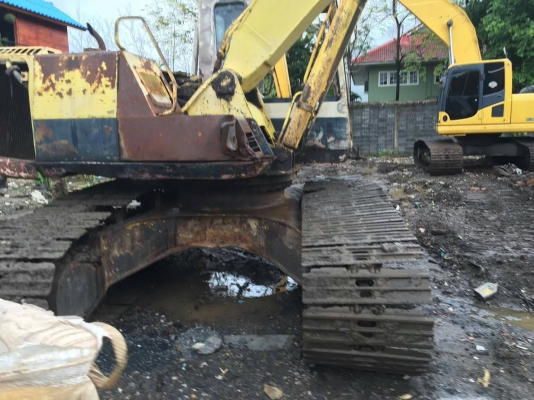 ขายรถขุดPC200-5กับPC120-5ขายเหมาสองคัน