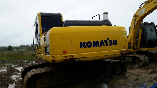 ขายรถแบคโฮ KOMATSU PC200-8 เอกสารเล่ม ไมล์ 14000 ชม.ปี 2008 ราคา 1400000 ขายรถแบคโฮ KOMATSU PC200-8 เอกสารเล่ม ไมล์ 14000 ชม.ปี 2008 ราคา 1400000