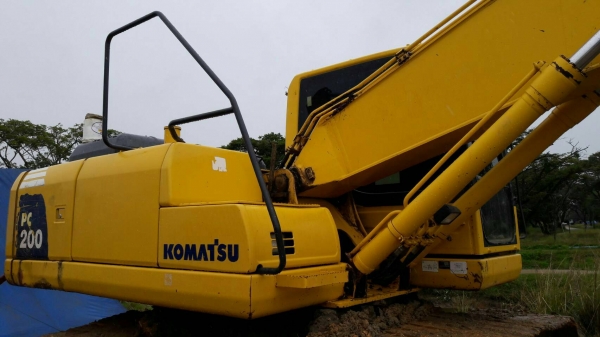 ขายรถแบคโฮ KOMATSU PC200-8 เอกสารเล่ม ไมล์ 14000 ชม.ปี 2008 ราคา 1400000