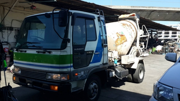 ขายรถโม่ปูน 6ล้อยี่ห้อ  HINO  เครื่อง H07D 6สูบ 19.5  แรงม้ารถประกอบเก่านอก ยังไมเคยใช้งานในไทย  ไม่มีทะเบียน ขายราถูก 590,000 บาท สนใจ  ติดต่อด่วน////081-8833166