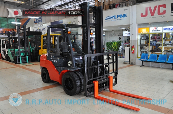 ขายรถโฟล์คลิฟท์มือสอง TOYOTA รุ่น 8FDJ30-13603 นำเข้าจากประเทศญี่ปุ่น 100\% ไม่เคยใช้งานในไทย