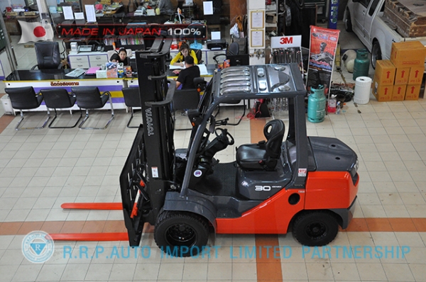 ขายรถโฟล์คลิฟท์มือสอง TOYOTA รุ่น 8FDJ30-13603 นำเข้าจากประเทศญี่ปุ่น 100\% ไม่เคยใช้งานในไทย