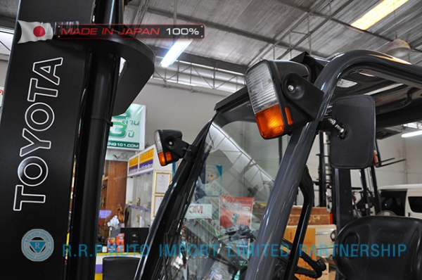 ขายรถโฟล์คลิฟท์มือสอง TOYOTA รุ่น 8FDJ30-13603 นำเข้าจากประเทศญี่ปุ่น 100\% ไม่เคยใช้งานในไทย