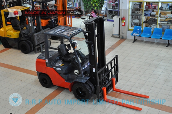 ขายรถโฟล์คลิฟท์มือสอง TOYOTA รุ่น 8FDJ30-13603 นำเข้าจากประเทศญี่ปุ่น 100\% ไม่เคยใช้งานในไทย