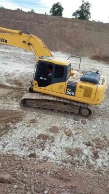 ขายรถแบคโฮ KOMATSU PC200-7 ไมล์ 8000 ชม.เอกสารเล่ม ราคา 1680000