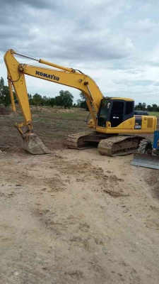 ขายรถแบคโฮ KOMATSU PC200-7 ไมล์ 8000 ชม.เอกสารเล่ม ราคา 1680000