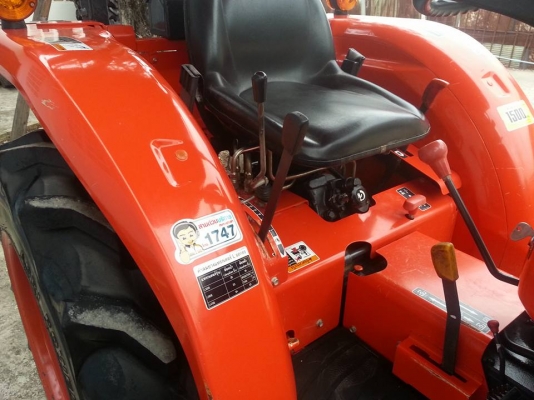 คูโบต้า L3208SP 4 WD รถเกรดA ใบมีดดันหน้า