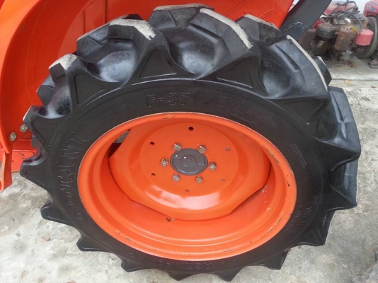 คูโบต้า L3208SP 4 WD รถเกรดA ใบมีดดันหน้า