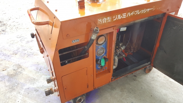 ปั้มอัดฉีด พร้อมสาย เบนชิล 7 แรง สตาร์ทกุญแจ รหัสสินค้า C1 - 4 ราคา 17800 บาท สอบถามต่อรองได้ขายได้ขาย