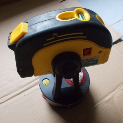 เครื่องวัดระดับน้ำเลเซอร์