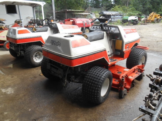 รถตัดหญ้า KUBOTA AMX-3 4WD-4WS พร้อมใช้งาน รถตัดหญ้า KUBOTA AMX-3 4WD-4WS พร้อมใช้งาน