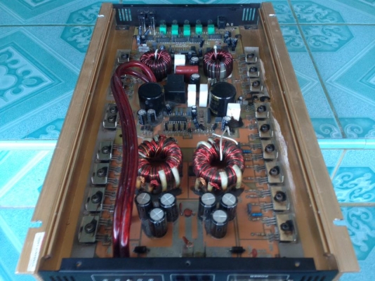 แอมป์คลาสดี DB decibel 2500watt มือสองสภาพดีเดิมๆไม่เคยซ่อม ไม่มีฝาหลัง ใช้งานปกติ เบสแน่นๆโหดๆ ขับซับ10&quot;-12&quot;หล่อ(ว้อยไม่เกิน3&quot;-3.5&quot;ได้)ขาย 2750 บาท สนใจ0892425454 อยู่สระบุรี