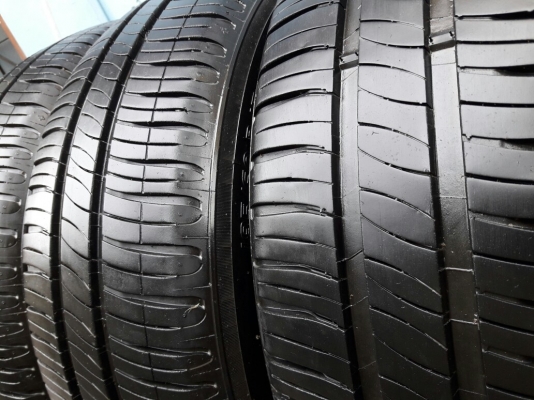 MICHELIN รุ่น ENERGY xm2  185 60R15สัปดาห์ที่30ปี2015ลงพื้นจริงปลายปี2015 สภาพสวยมากๆดอกเยอะมากๆ90\%คุ้มมากๆใช้นาน