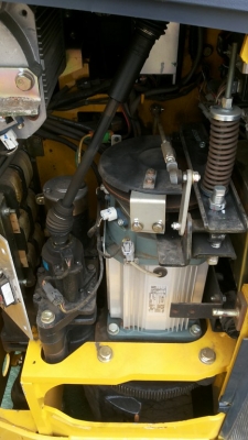 ขายรถ komatsu รุ่น 14 ไฟฟ้ายืนขับ ขนาด 1.8 ตัน  พร้อมอุปกรณ์ครบ