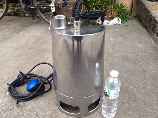 ขายไดโว่ดูดน้ำ Groundfos 1.3Kw. 220Vไฟบ้าน โครงสแตนเลส สภาพสวยมากเดิมๆ วิ่งนิ่ม พร้อมใช้งาน (ลูกลอยไม่ได้ใช้)