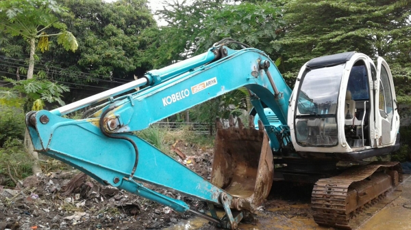 ต้องการขายรถแม็คโคร  KOBELCO  SK120 ญี่ปุ่น เครื่องดี แอร์เย็นพร้อมใช้งาน  สนใจติดต่อ 084-5391041, 0641466546