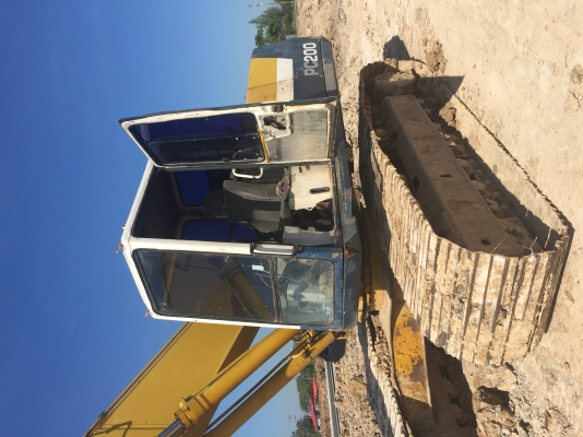 Komatsu Pc200 รุ่น5