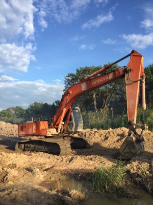 ขาย 425,000 HITACHI EX 200-3 เครื่องดี ปั้มแรง ไฟฟ้าครบ (ชลบุรี) 090-772-3710 090-772-3708 ขาย 425,000 HITACHI EX 200-3 เครื่องดี ปั้มแรง ไฟฟ้าครบ (ชลบุรี) 090-772-3710 090-772-3708