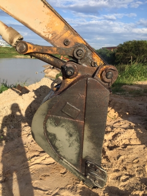 ขาย 435,000 KOMATSU pc 200-5 คอลโทลสั้น ซีเรียลสูง เครื่องเดิมดี ปั้มแรง ช่วงล่างพอใช้(รถอยู่ ชลบุรี) 090-772-3710 090-772-3708