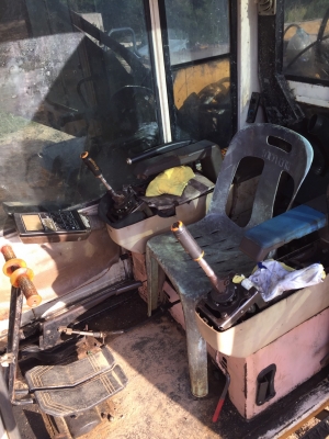 ขาย 435,000 KOMATSU pc 200-5 คอลโทลสั้น ซีเรียลสูง เครื่องเดิมดี ปั้มแรง ช่วงล่างพอใช้(รถอยู่ ชลบุรี) 090-772-3710 090-772-3708