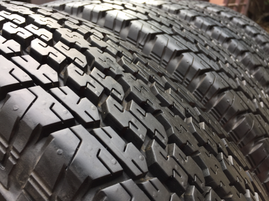 ยางถอดป้ายแดง Bridgestone 205 R16 ปลายปี16 ราคาไม่แพง ยางถอดป้ายแดง Bridgestone 205 R16 ปลายปี16 ราคาไม่แพง