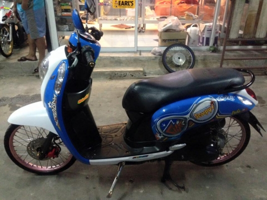 New Scoopy i ปี 56 น๊อตทอง-ล้อDiD New Scoopy i ปี 56 น๊อตทอง-ล้อDiD