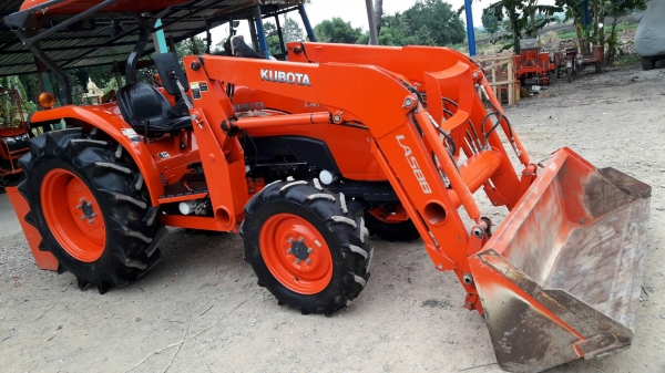 ขายรถไถคูโบต้า KUBOTA L4708SP (4WD)พร้อมบุ้งกี๋ ขายรถไถคูโบต้า KUBOTA L4708SP (4WD)พร้อมบุ้งกี๋