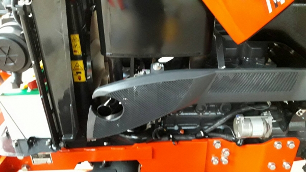 KUBOTA L 4708 SP (4WD) 2 เพลา สภาพใหม่สวยๆ ชั่วโมงใช้ งานน้อย สีเดิมทั้งคัน พร้อมชุดใบมีดดันหน้า KUBOTA L 4708 SP (4WD) 2 เพลา สภาพใหม่สวยๆ ชั่วโมงใช้ งานน้อย สีเดิมทั้งคัน พร้อมชุดใบมีดดันหน้า